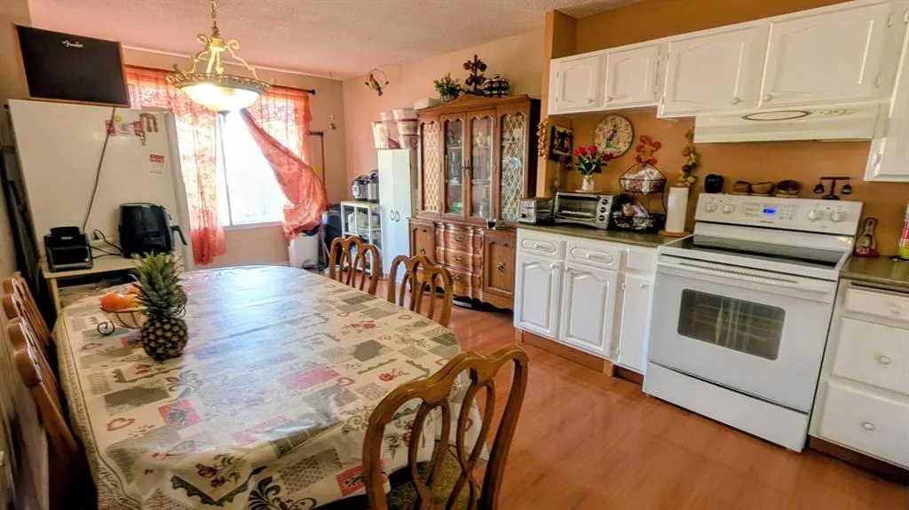 430 Pinehill Road NE