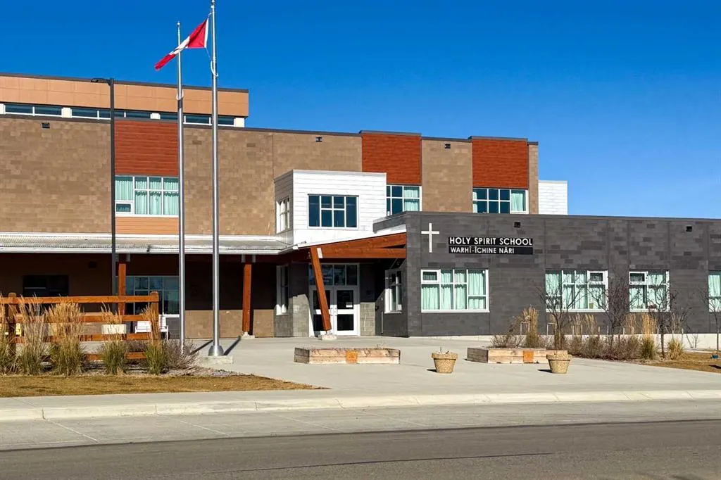 84 Fireside Crescent