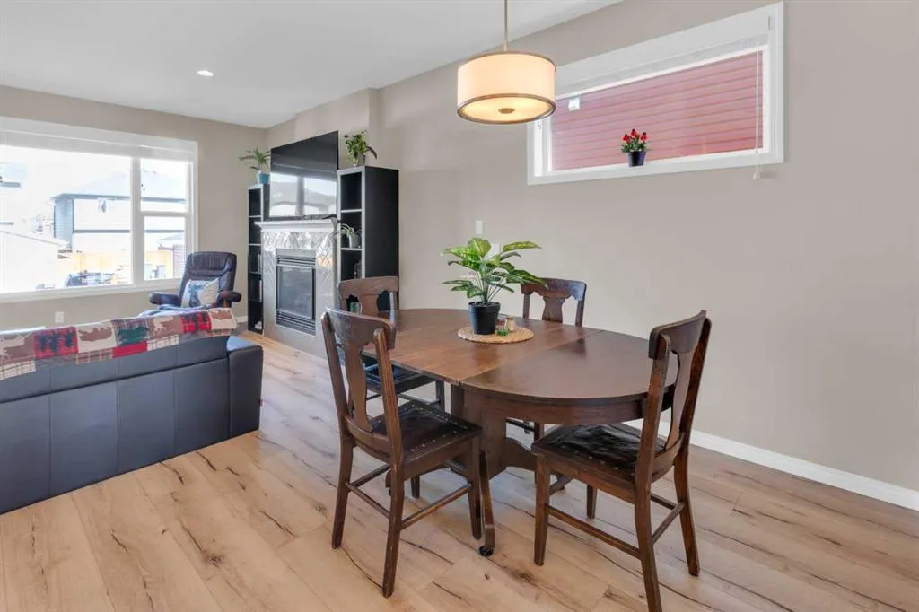 84 Fireside Crescent