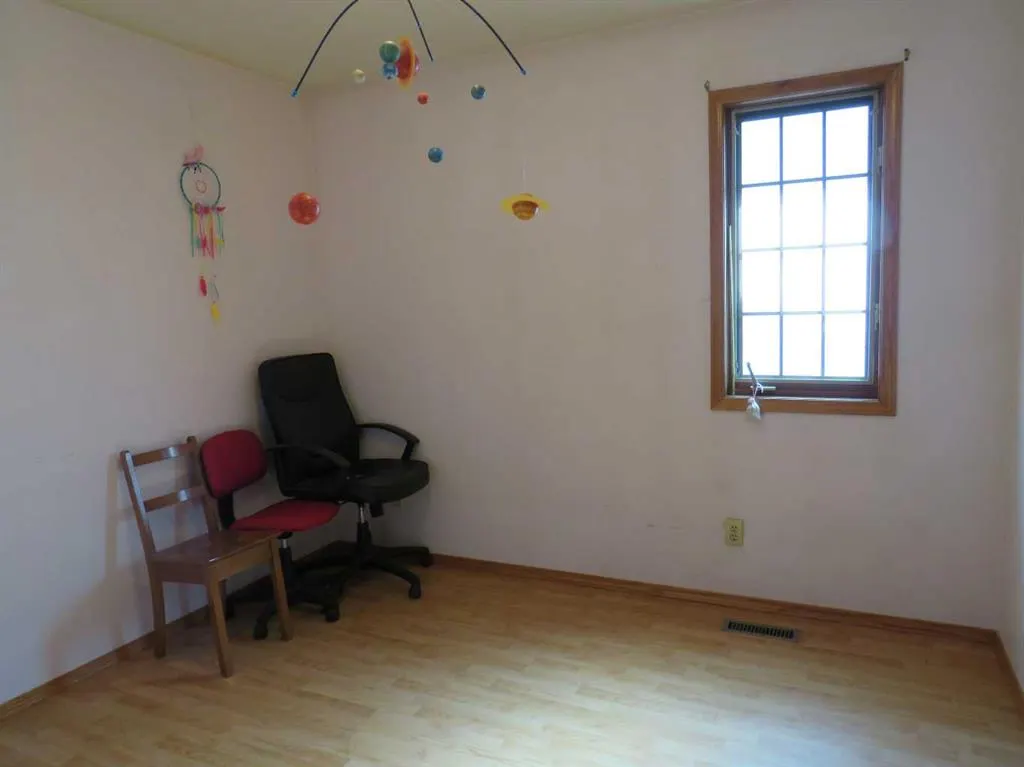 63 La Valencia Gardens NE