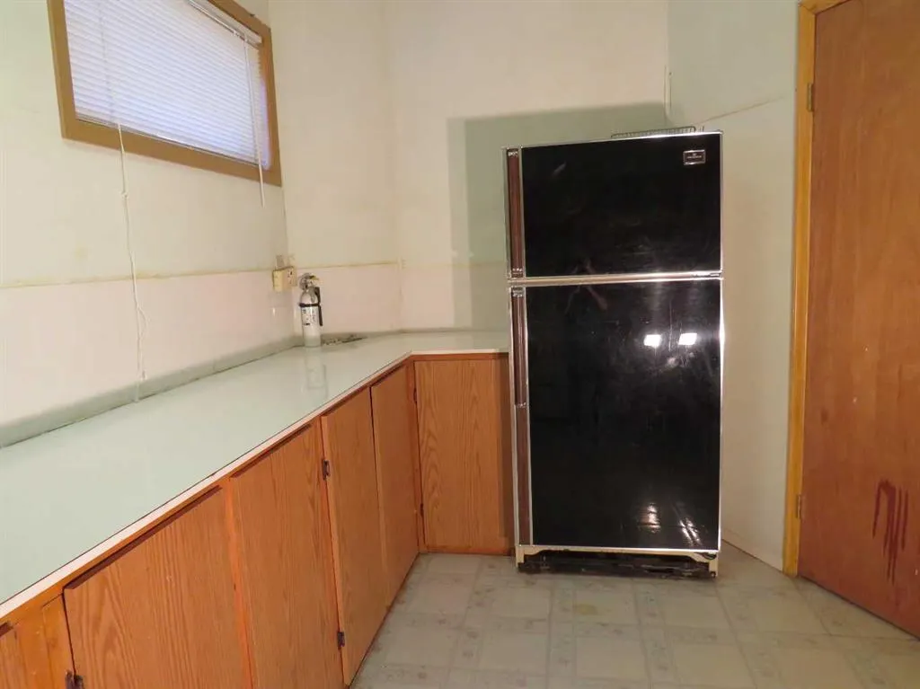 63 La Valencia Gardens NE