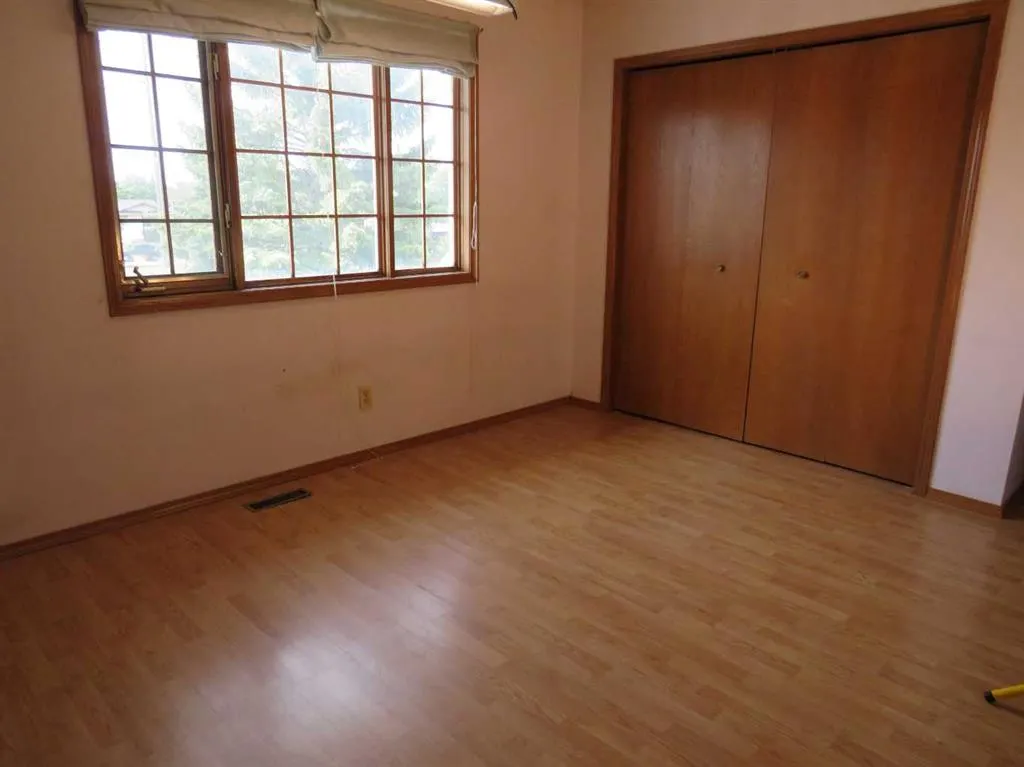 63 La Valencia Gardens NE