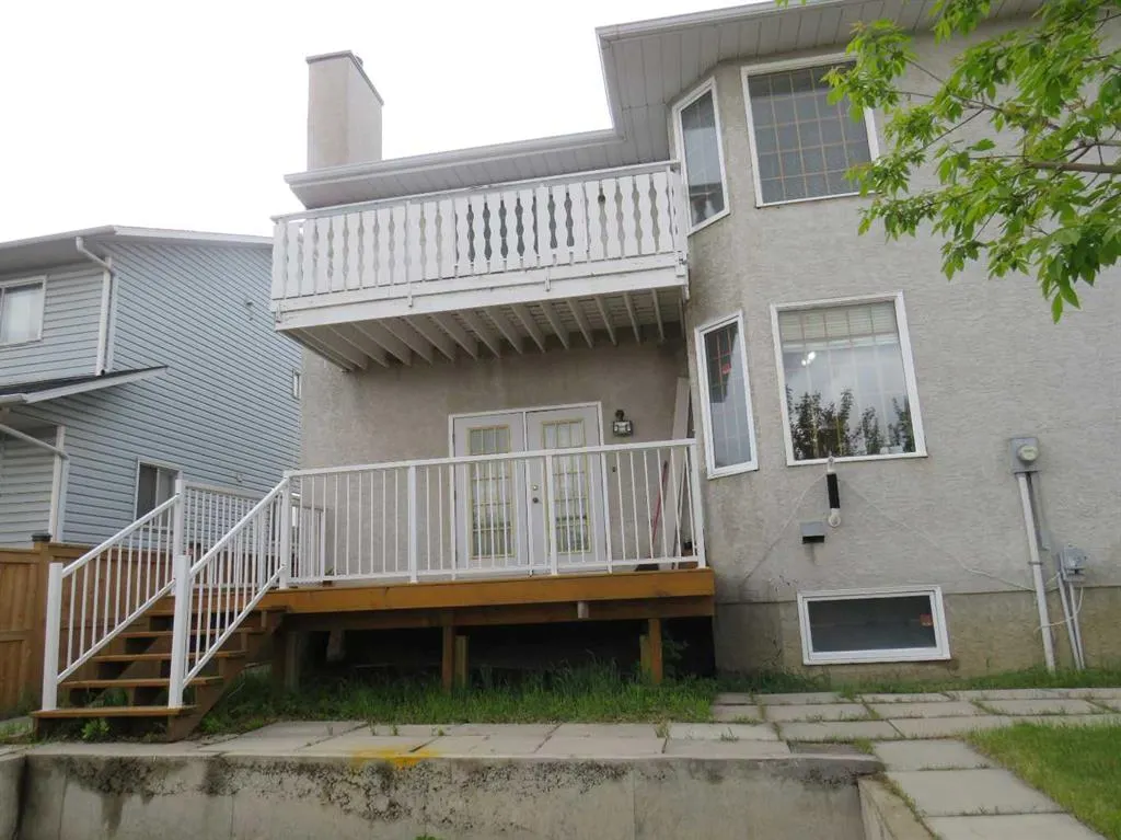 63 La Valencia Gardens NE