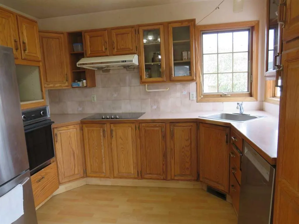 63 La Valencia Gardens NE