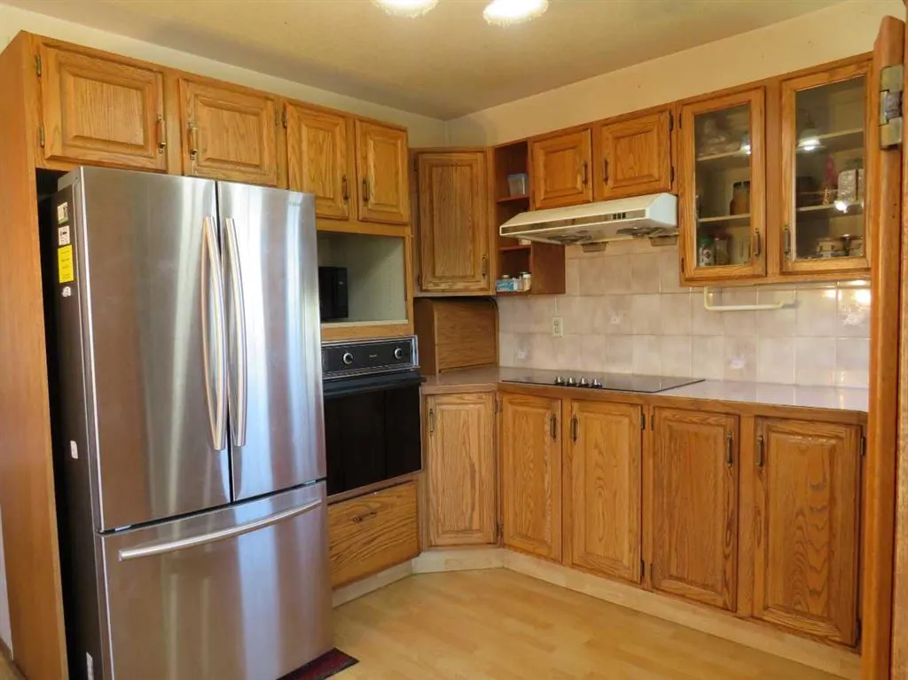 63 La Valencia Gardens NE