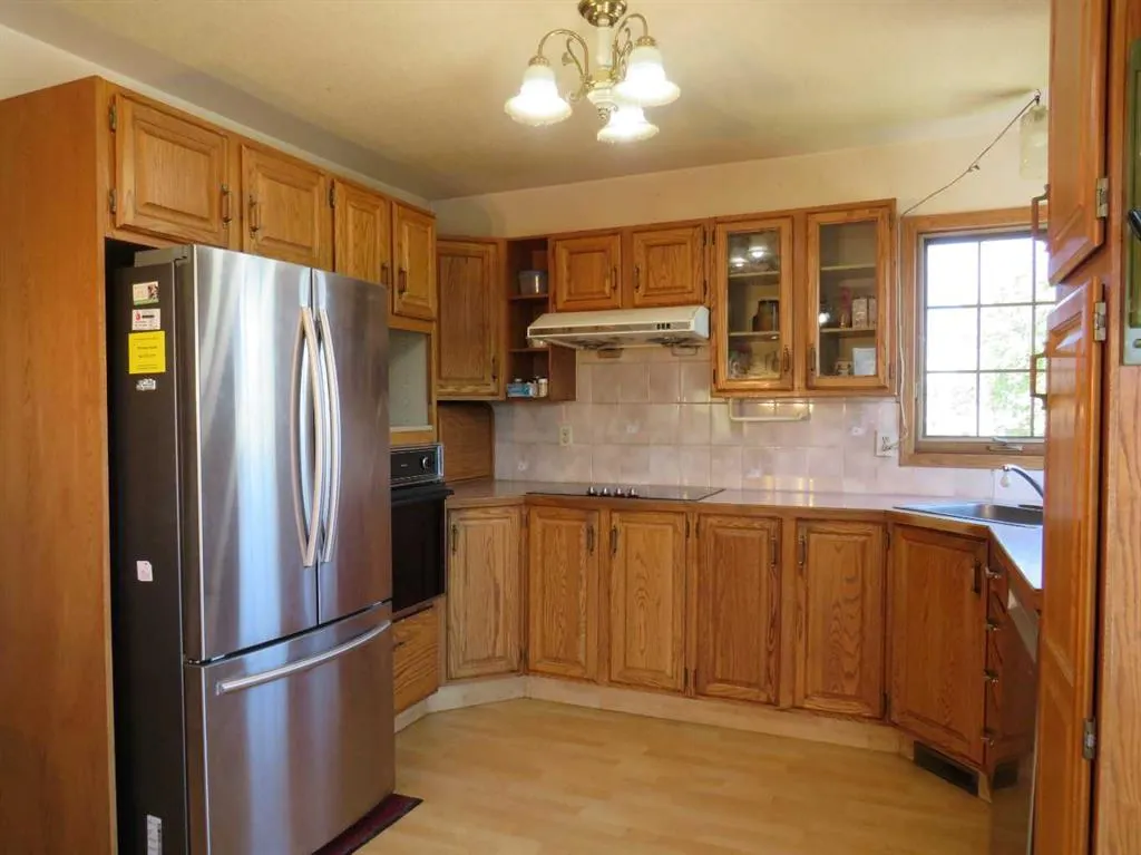 63 La Valencia Gardens NE