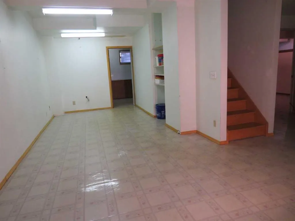 63 La Valencia Gardens NE