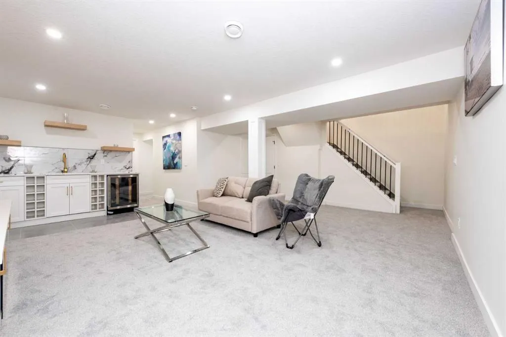 152 Southampthon Drive SW