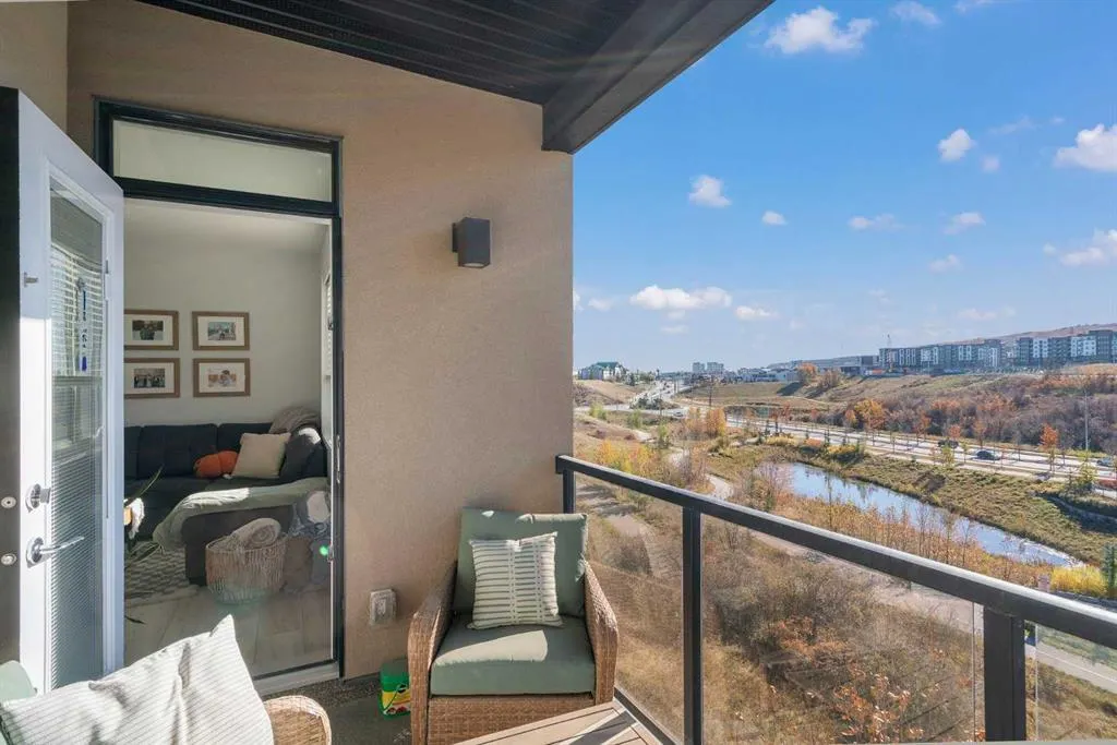80 Greenbriar Place NW, #2204