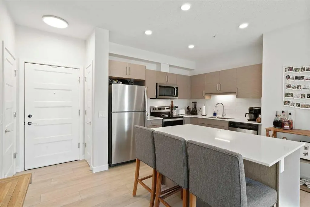80 Greenbriar Place NW, #2204