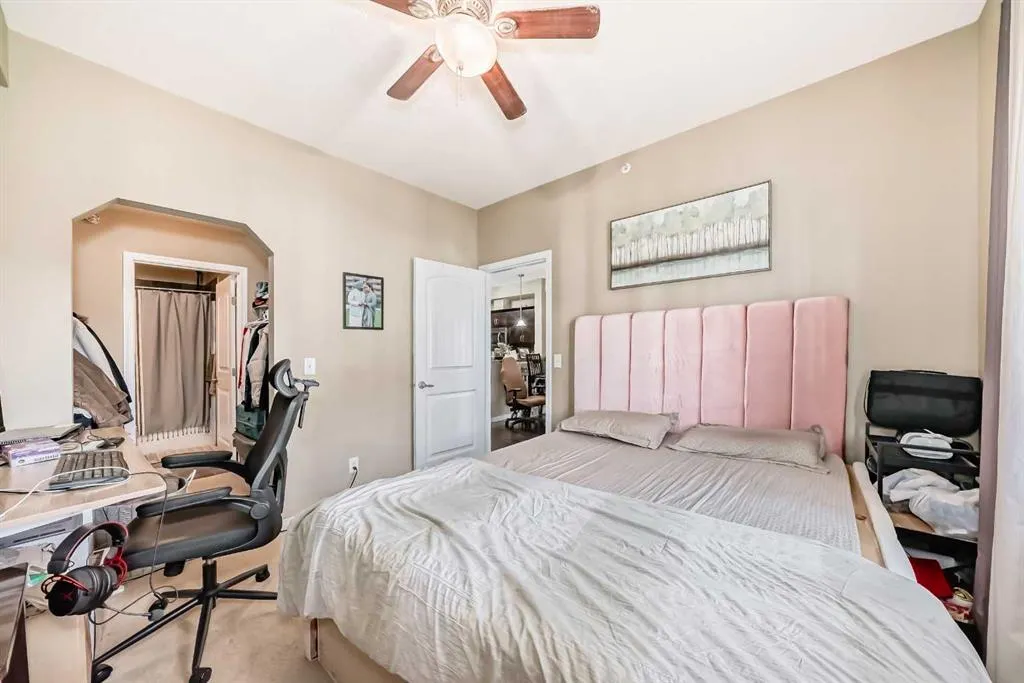 31 Country Village Manor NE, #4404