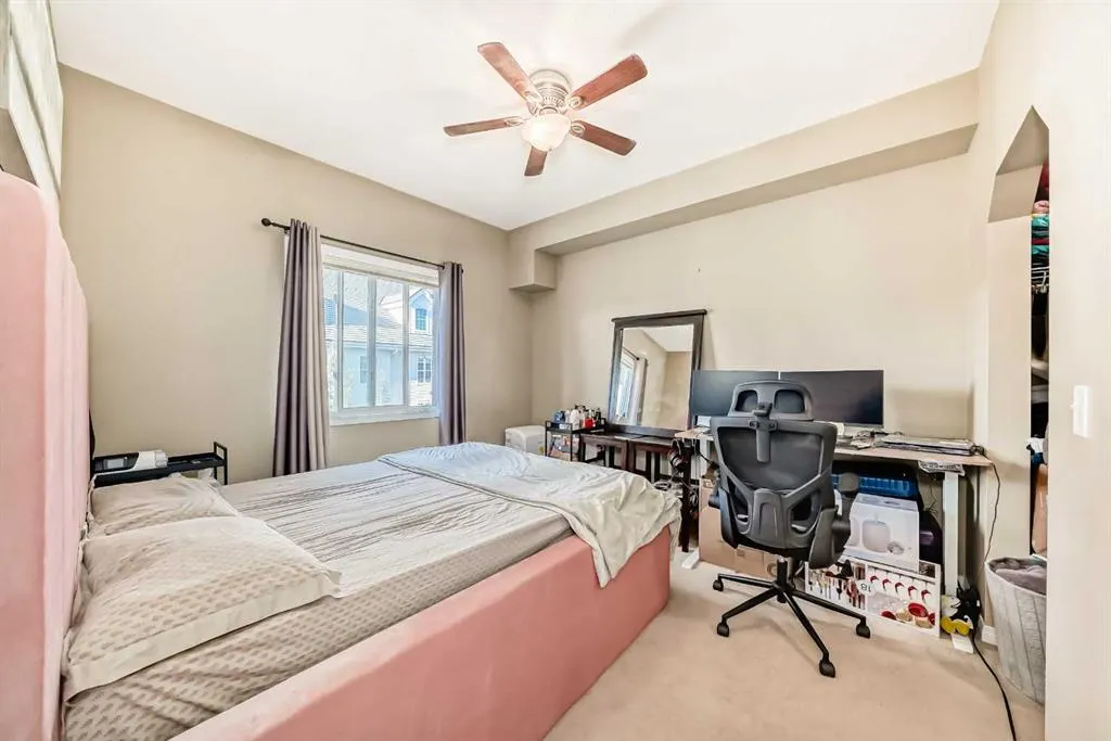 31 Country Village Manor NE, #4404
