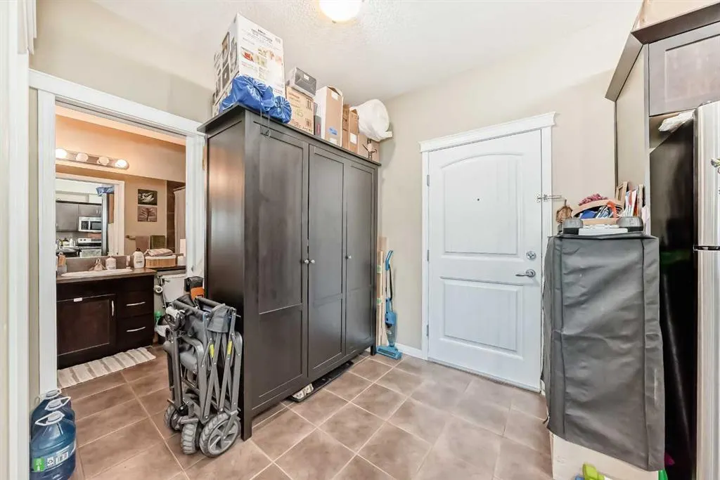 31 Country Village Manor NE, #4404