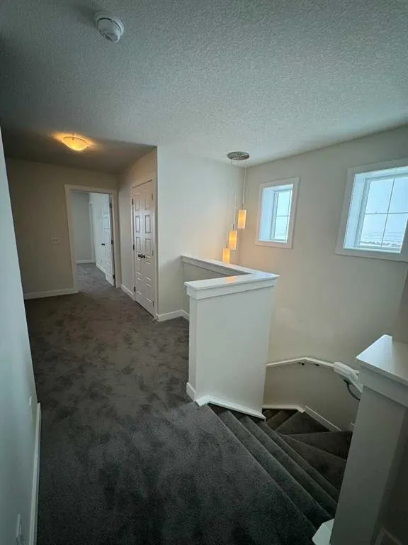 150 Edith Green NW