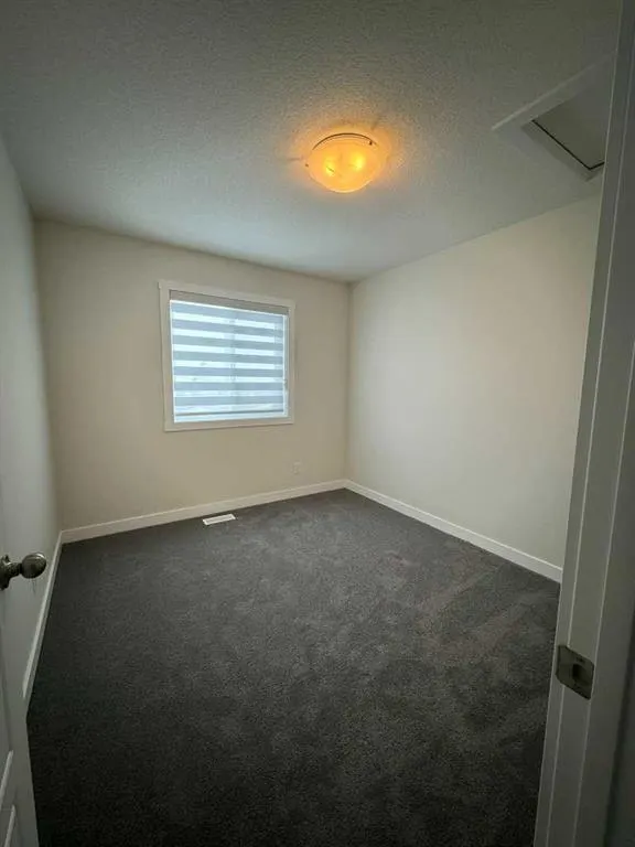 150 Edith Green NW