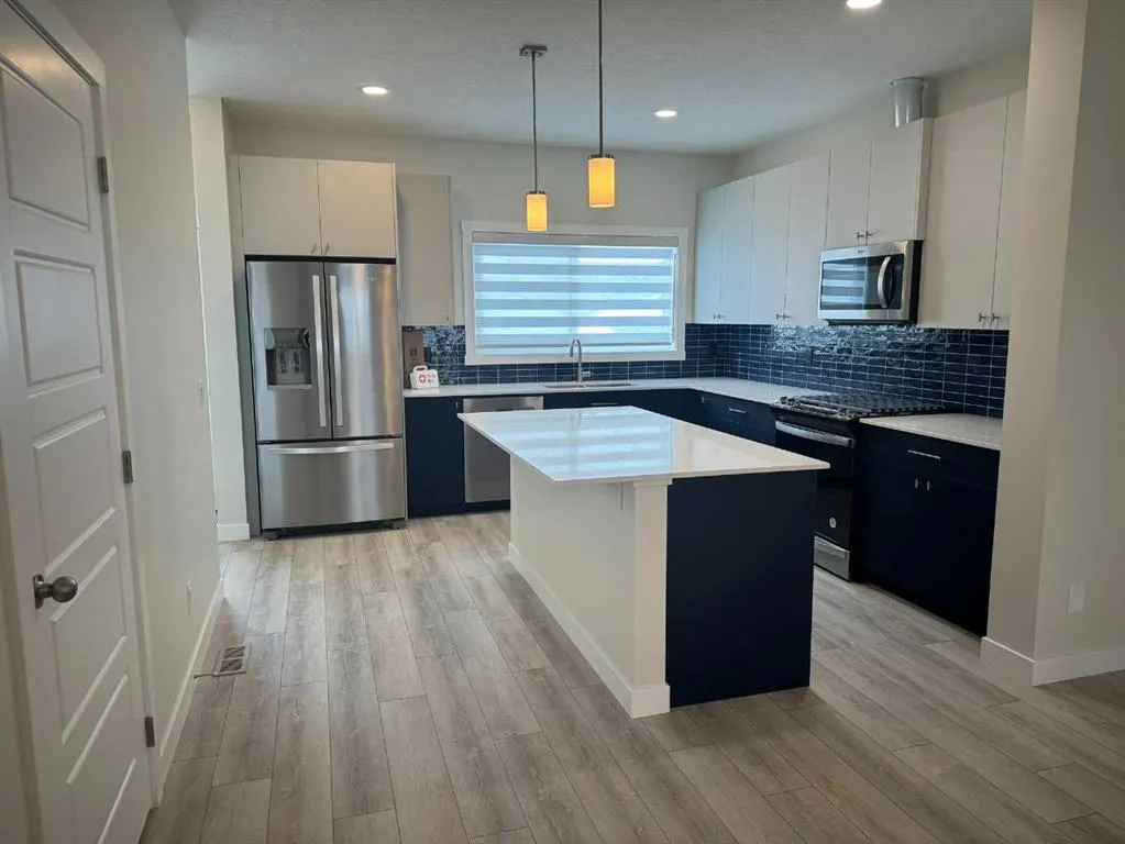 150 Edith Green NW