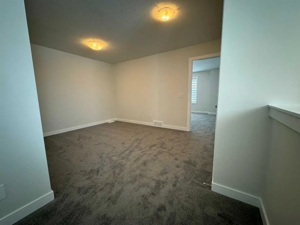 150 Edith Green NW