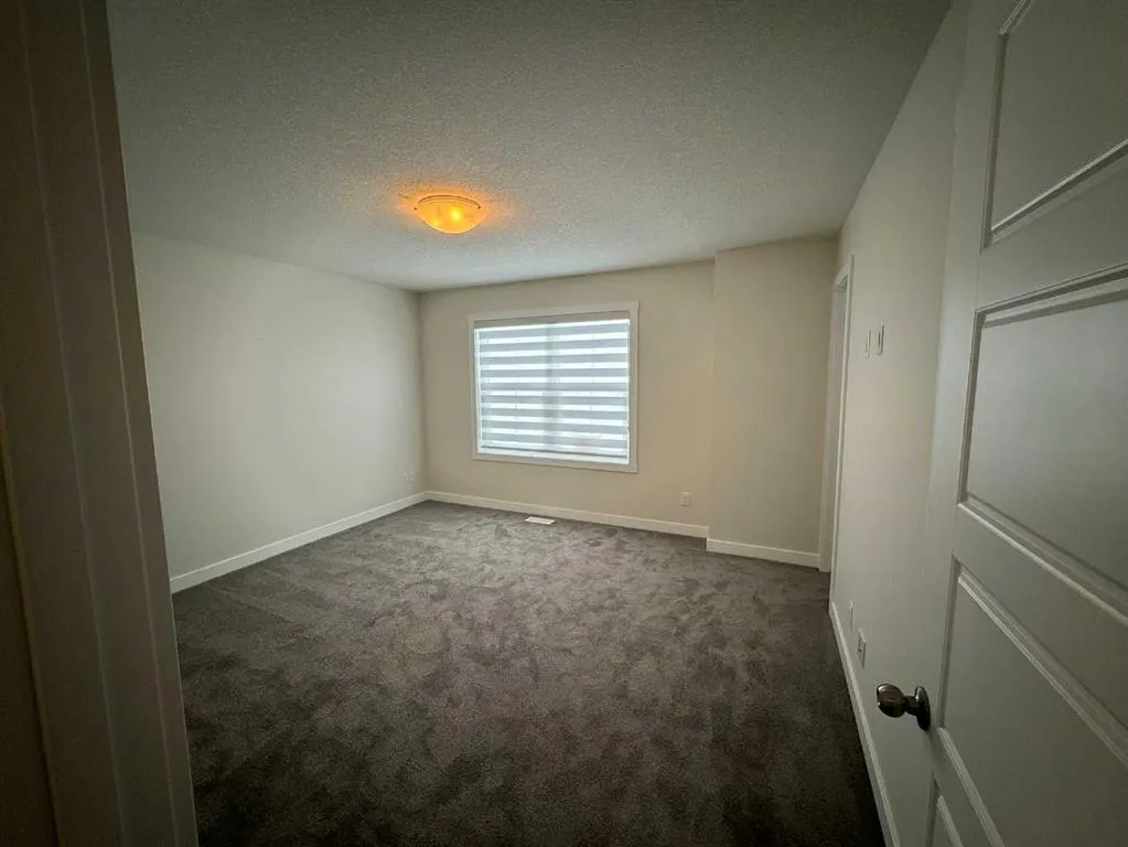 150 Edith Green NW