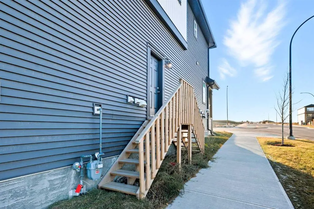 150 Edith Green NW