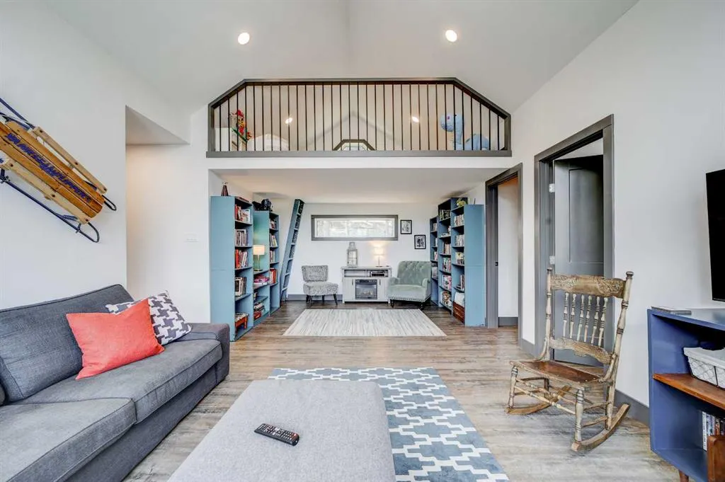 230 Southmore Place