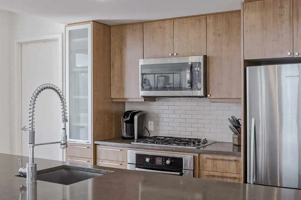 1118 12 Avenue SW, #706
