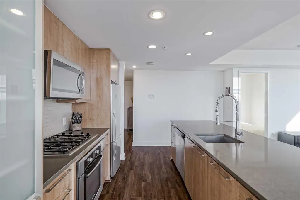 1118 12 Avenue SW, #706