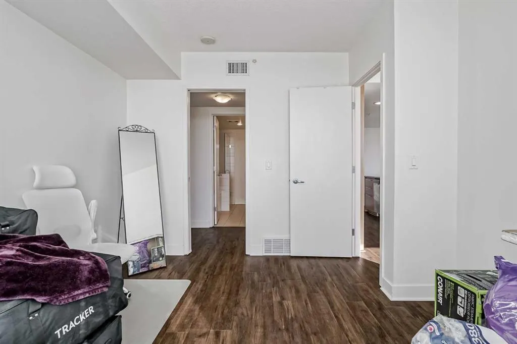 1118 12 Avenue SW, #706