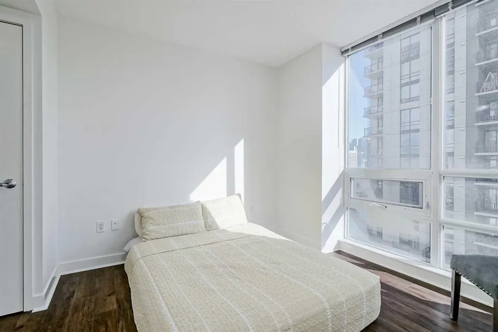 1118 12 Avenue SW, #706