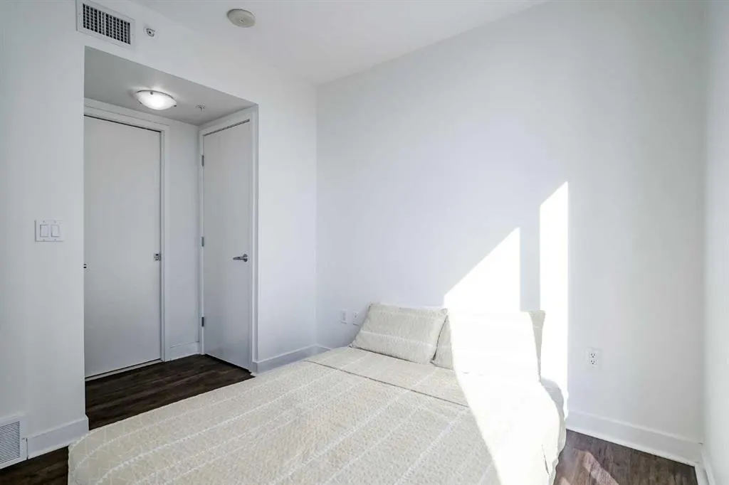 1118 12 Avenue SW, #706