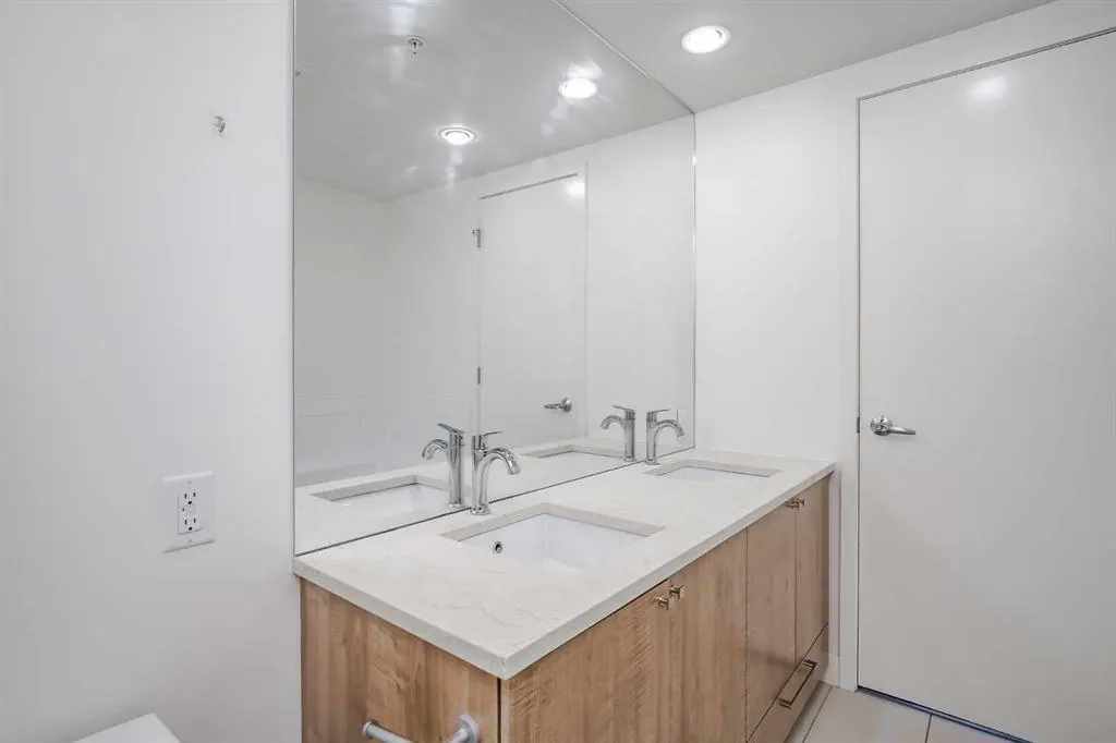 1118 12 Avenue SW, #706