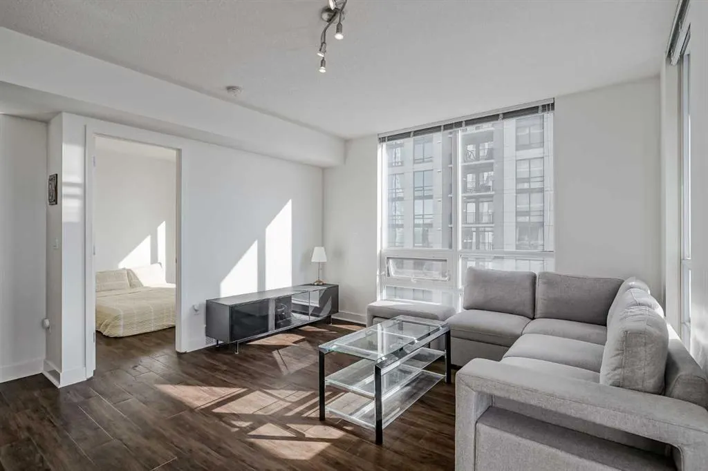 1118 12 Avenue SW, #706