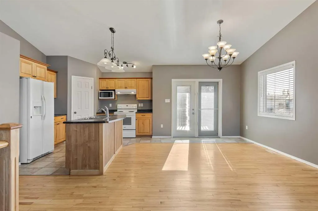 5105 21 Street Close