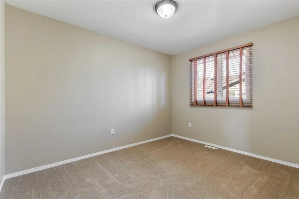 5105 21 Street Close