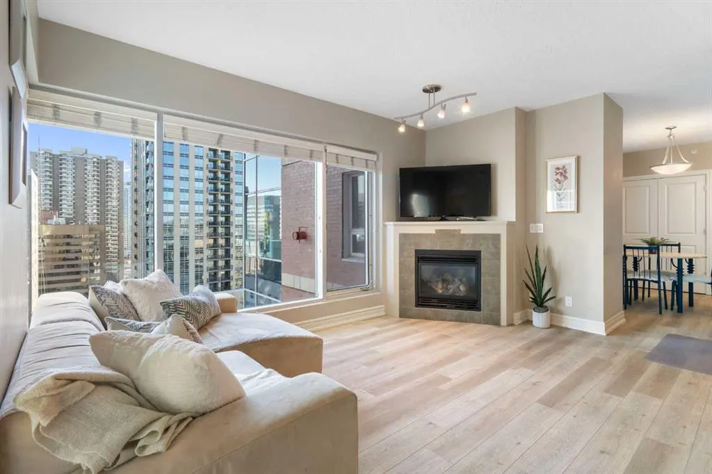 920 5 Avenue SW, #1806