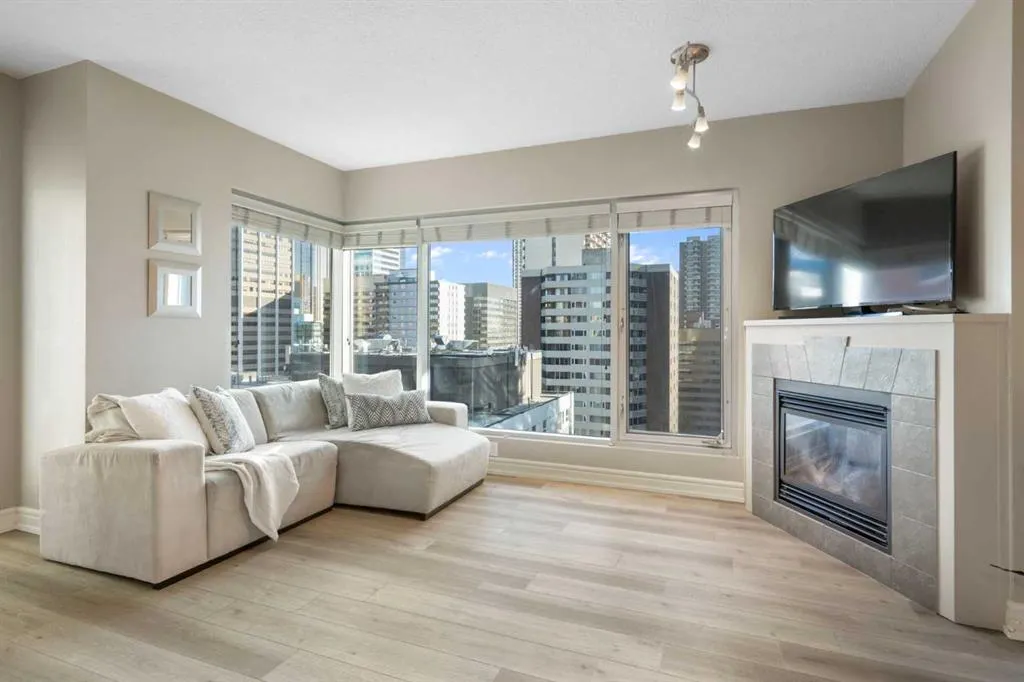 920 5 Avenue SW, #1806