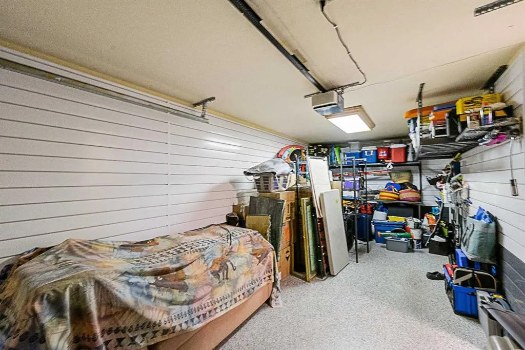 151 Woodglen Grove SW