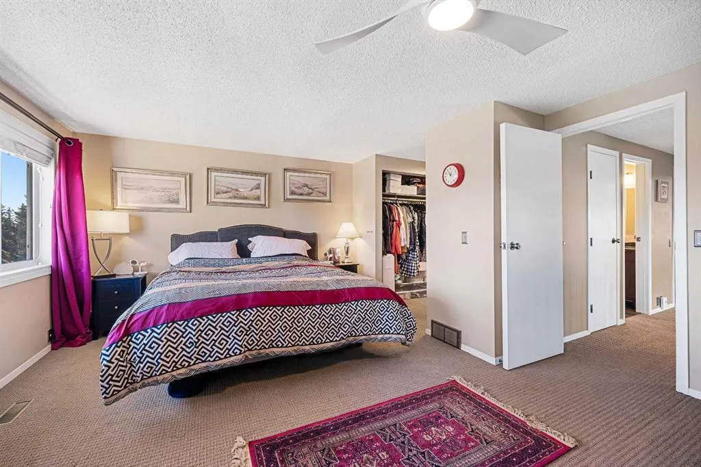 151 Woodglen Grove SW