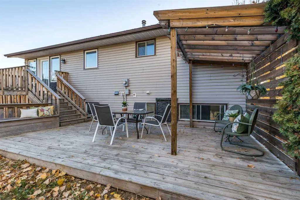 516 Sissons Crescent SE