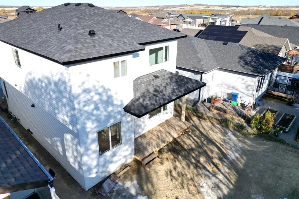 5821 Maple Cres