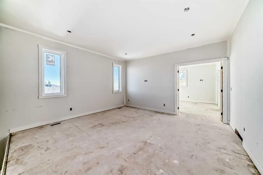 5821 Maple Cres