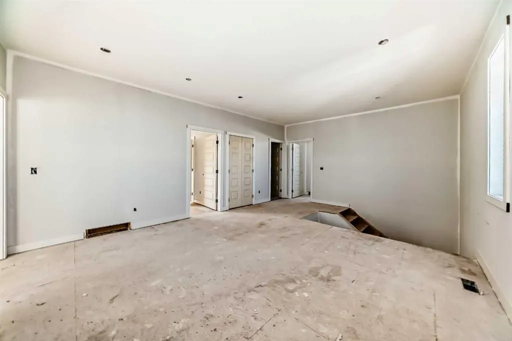 5821 Maple Cres