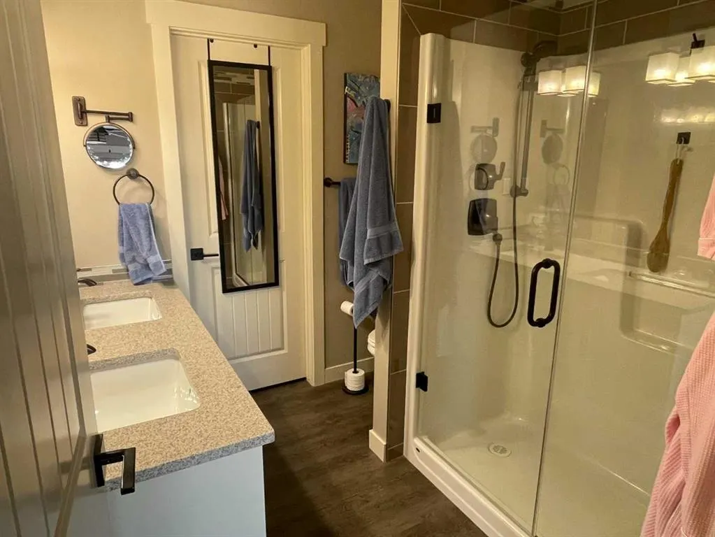 5210 Lakeshore Drive, #124