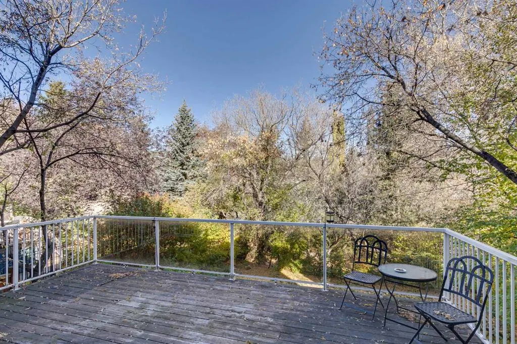 1302 Frontenac Avenue SW