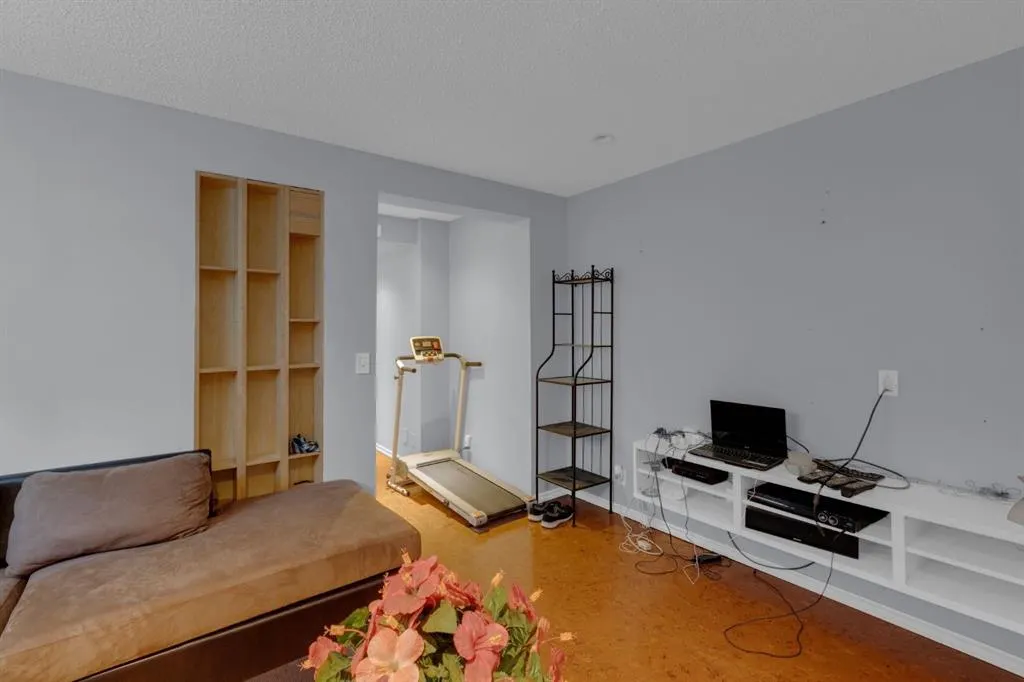 186 Everglen Rise SW