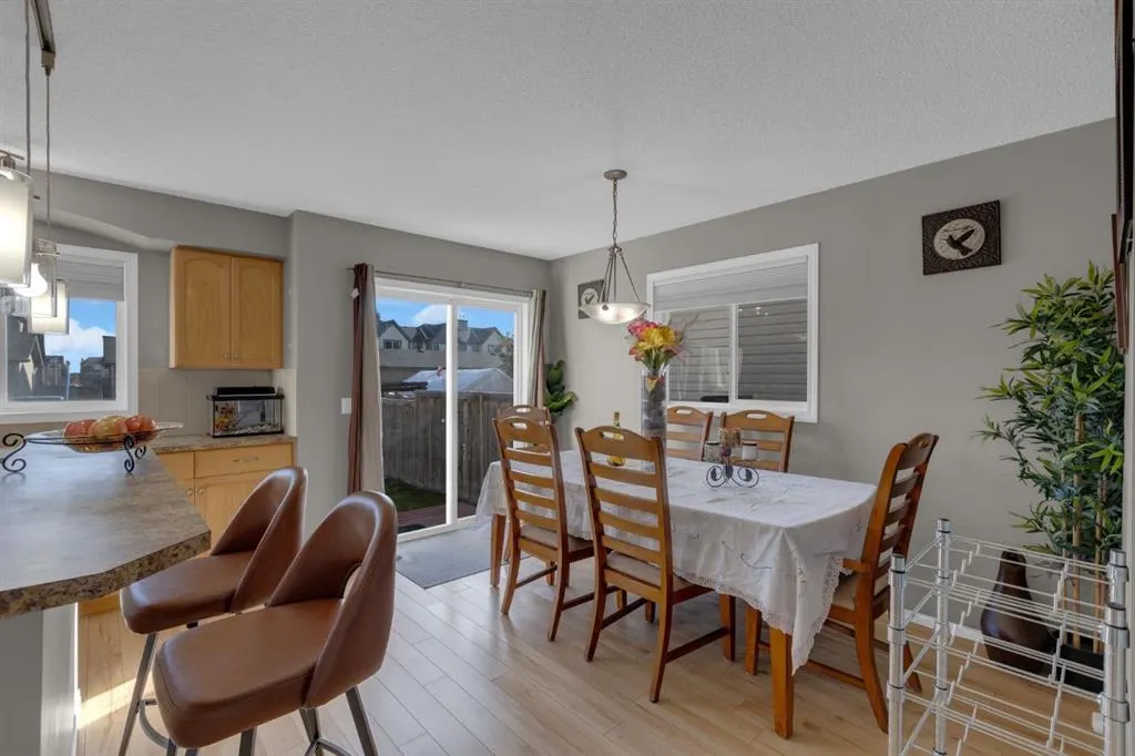 186 Everglen Rise SW