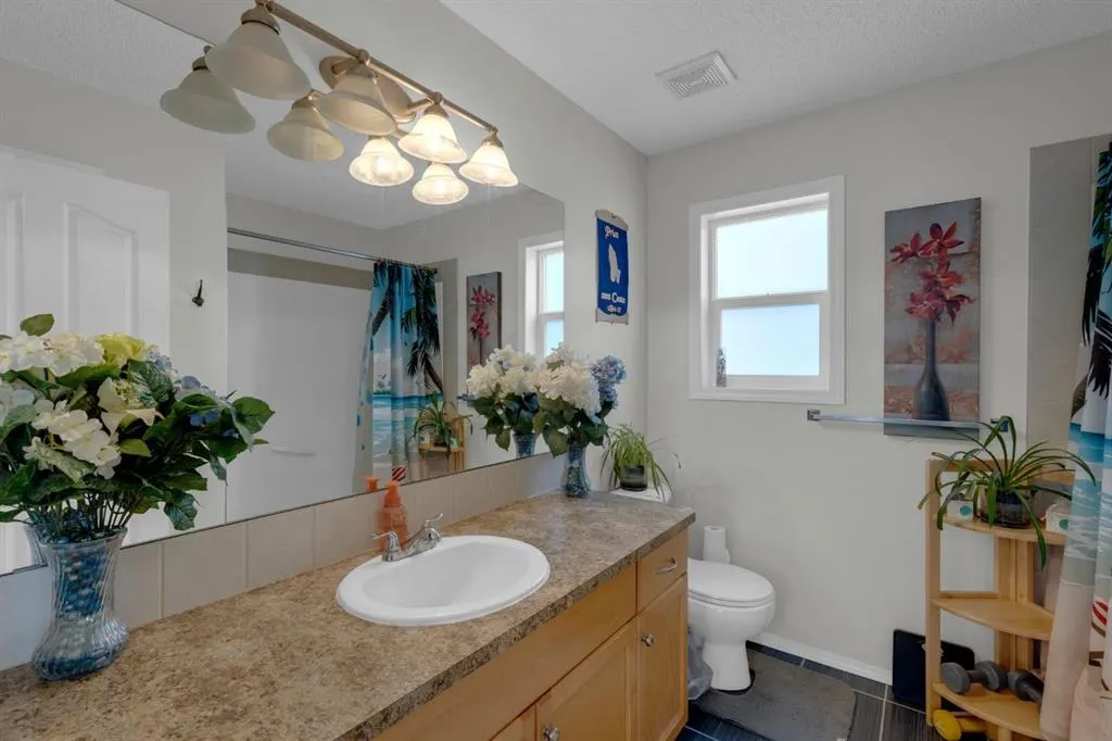 186 Everglen Rise SW