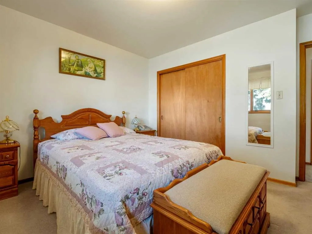 1311 23 Avenue