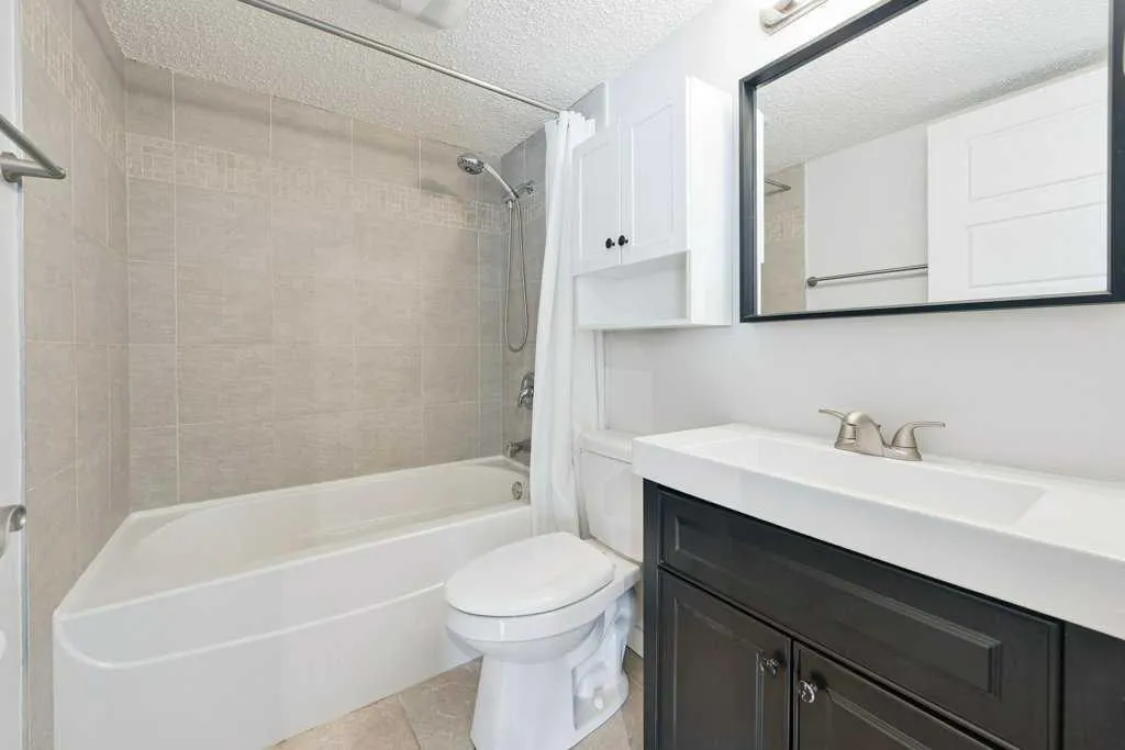 2220 16A Street SW, #204