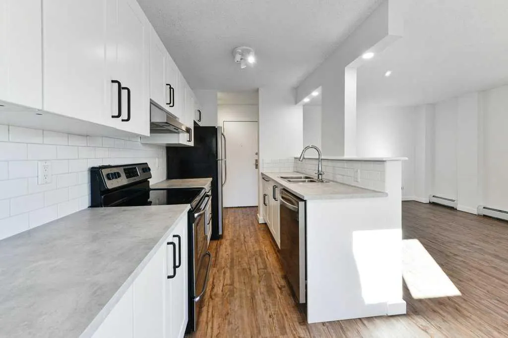 2220 16A Street SW, #204