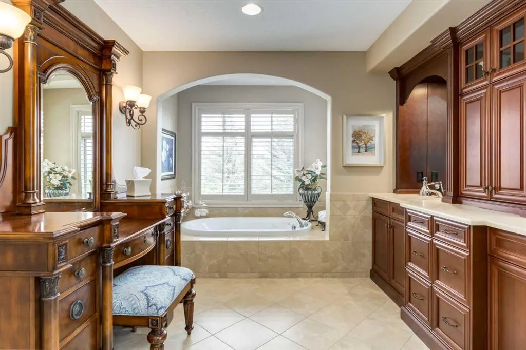 10 Hamptons Cove NW